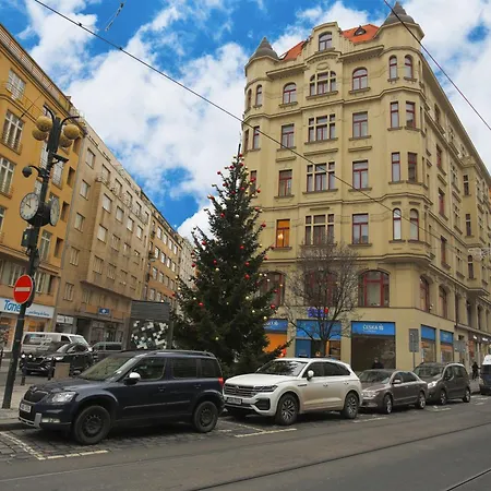 Large-Elegant-Central-Terrace Apartment Prague Exterior photo